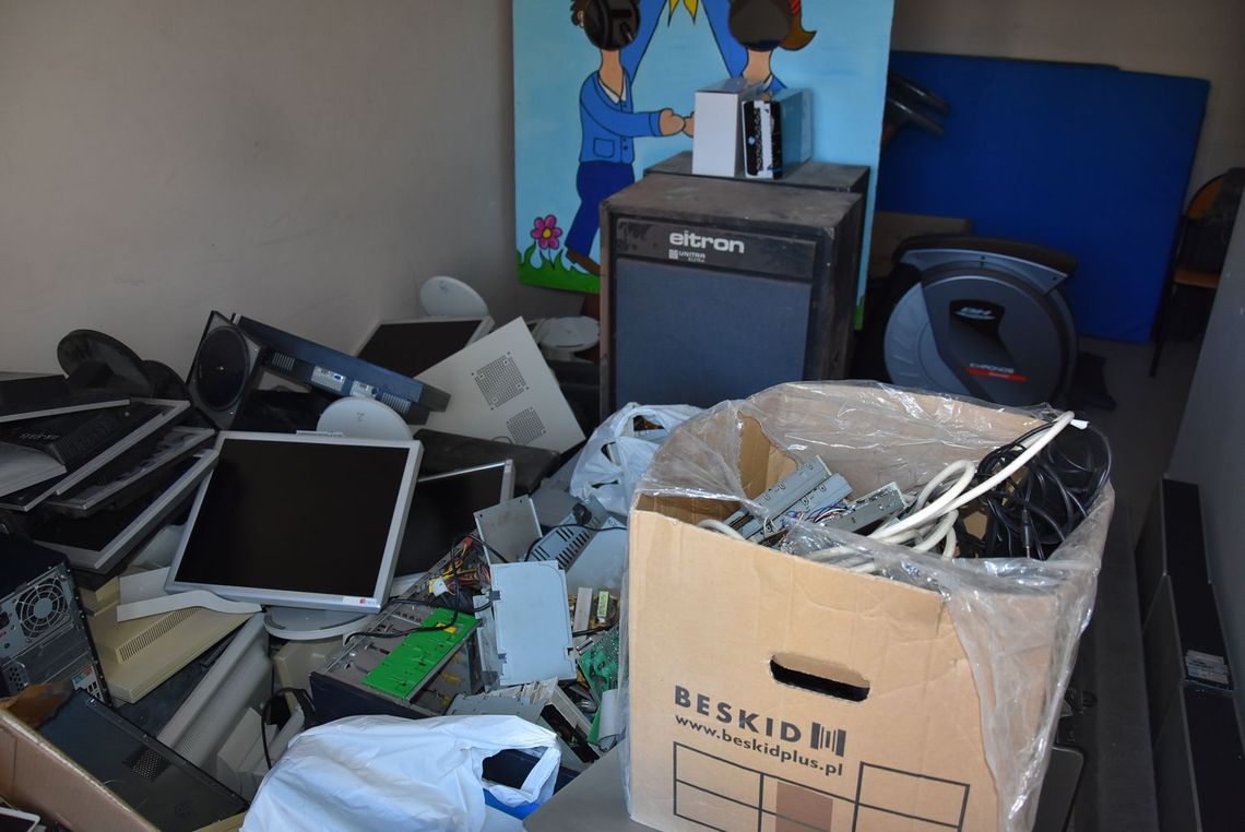 Kolejna zbiórka elektrośmieci w budynku SOSW w Płońsku