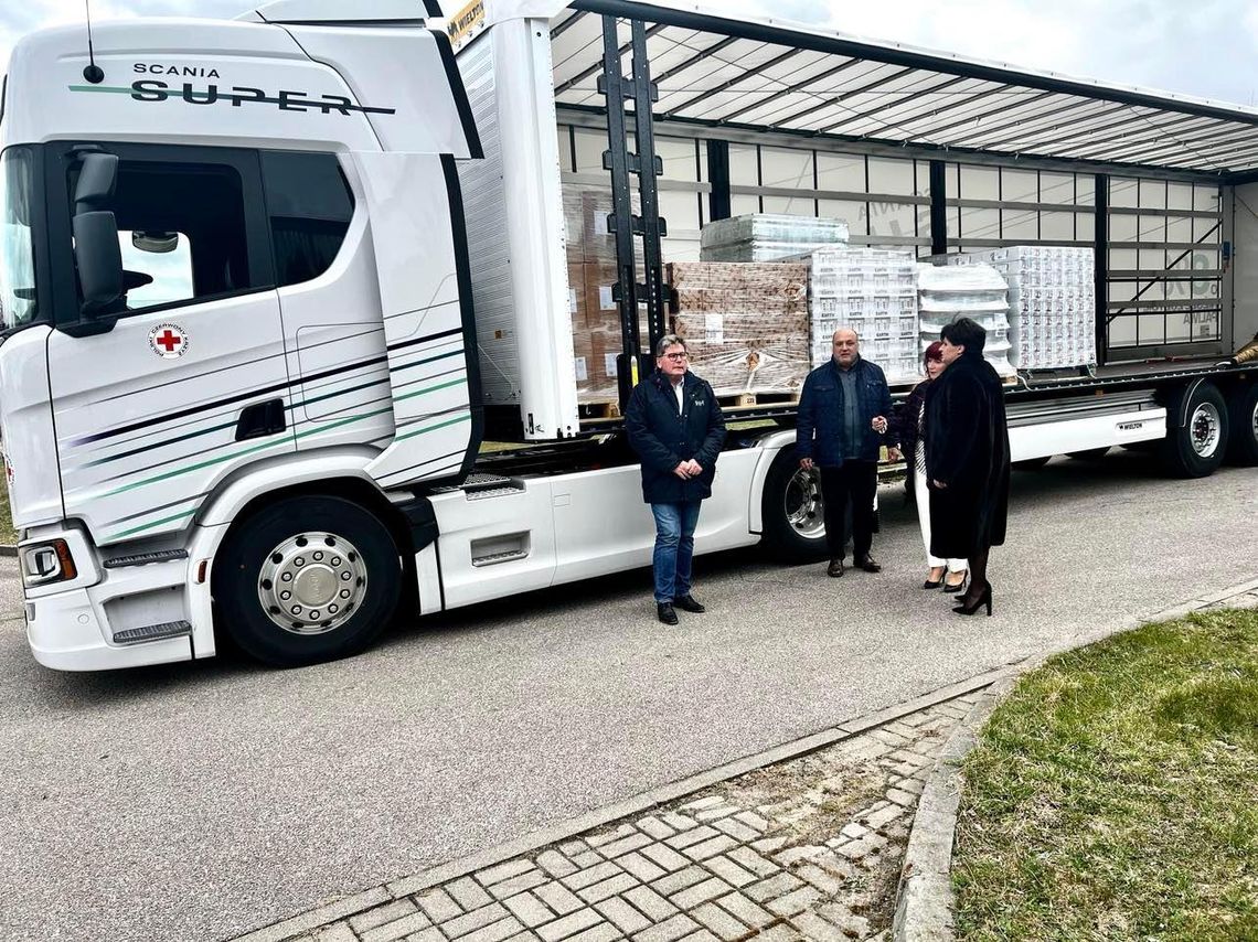 Kolejny transport z darami wyjechał z Ciechanowa na Ukrainę