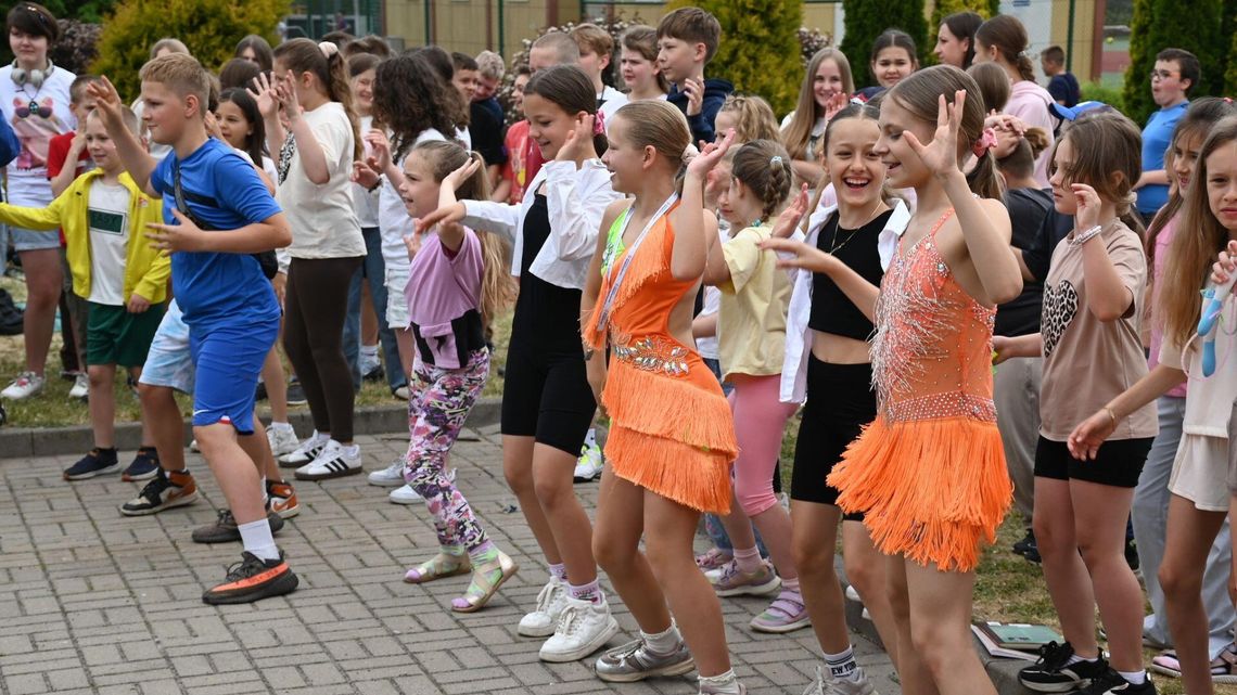 Kolorowy Dzień Dziecka w szkołach i przedszkolach Kolorowy Dzień Dziecka w szkołach i przedszkolach