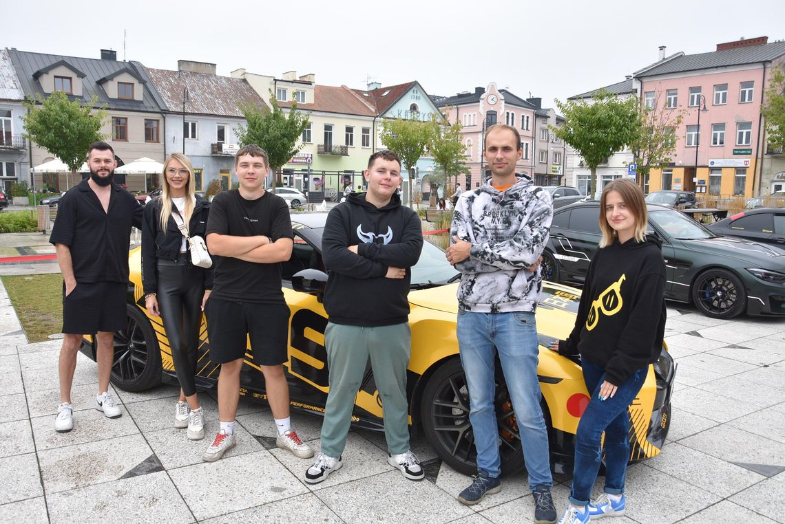 Kupią karetkę dzięki przejażdżkom samochodami po Płońsku