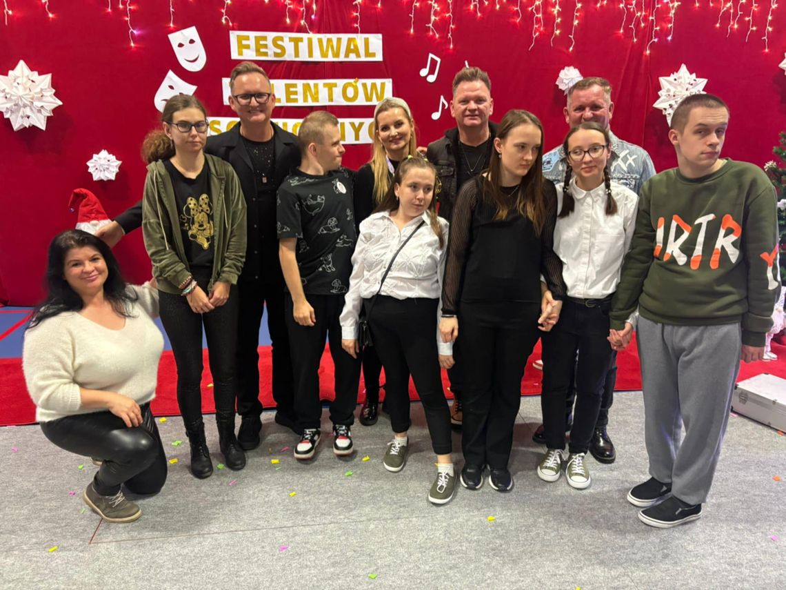 Magiczne chwile z zespołem MIG podczas Festiwalu Talentów Scenicznych w płońskim SOSW