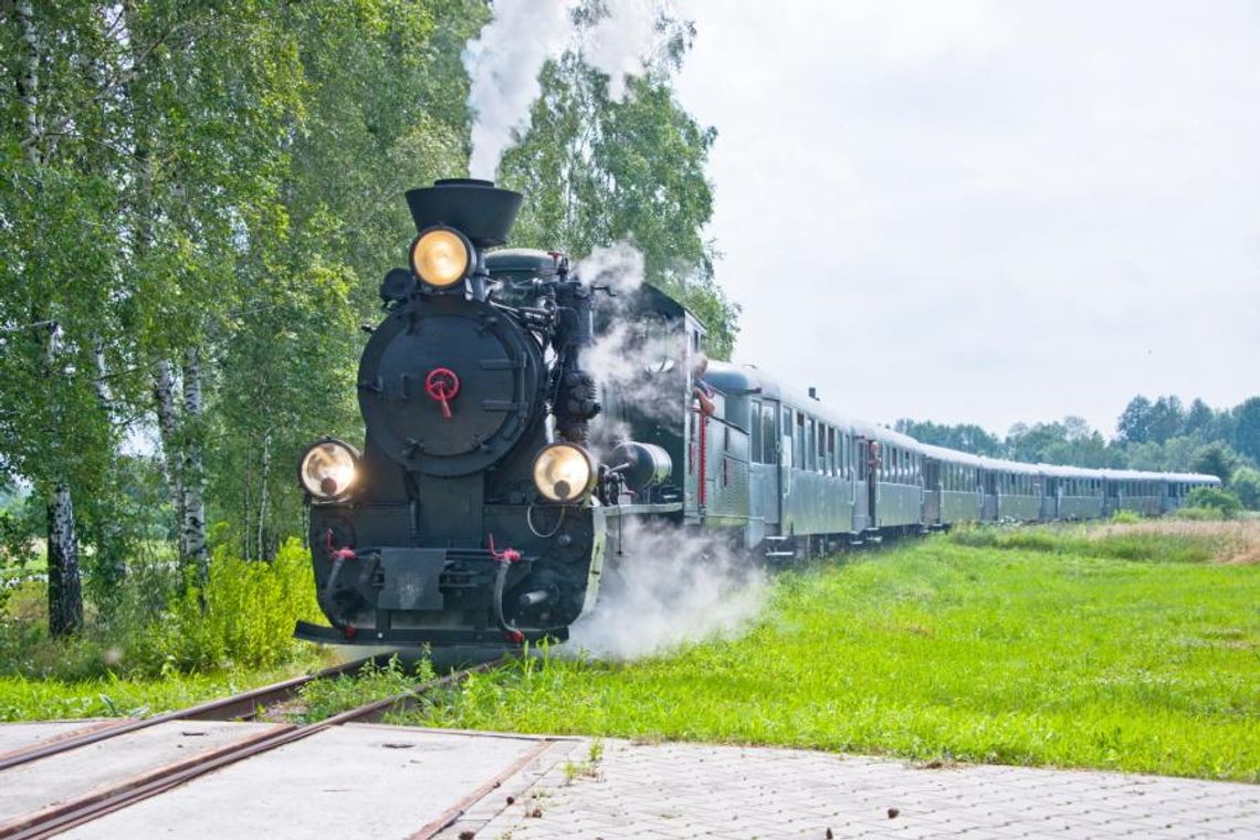 Majówka z pociągiem retro i kolejką wąskotorową. Stacja Muzeum Sochaczew zaprasza na wycieczkę