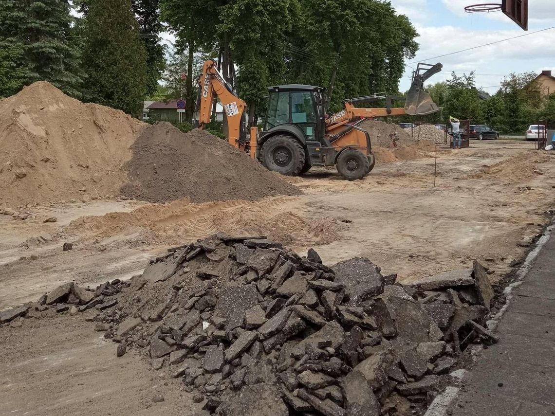 'Marzenia się spełniają' - w Jońcu rozpoczęła się budowa nowego boiska