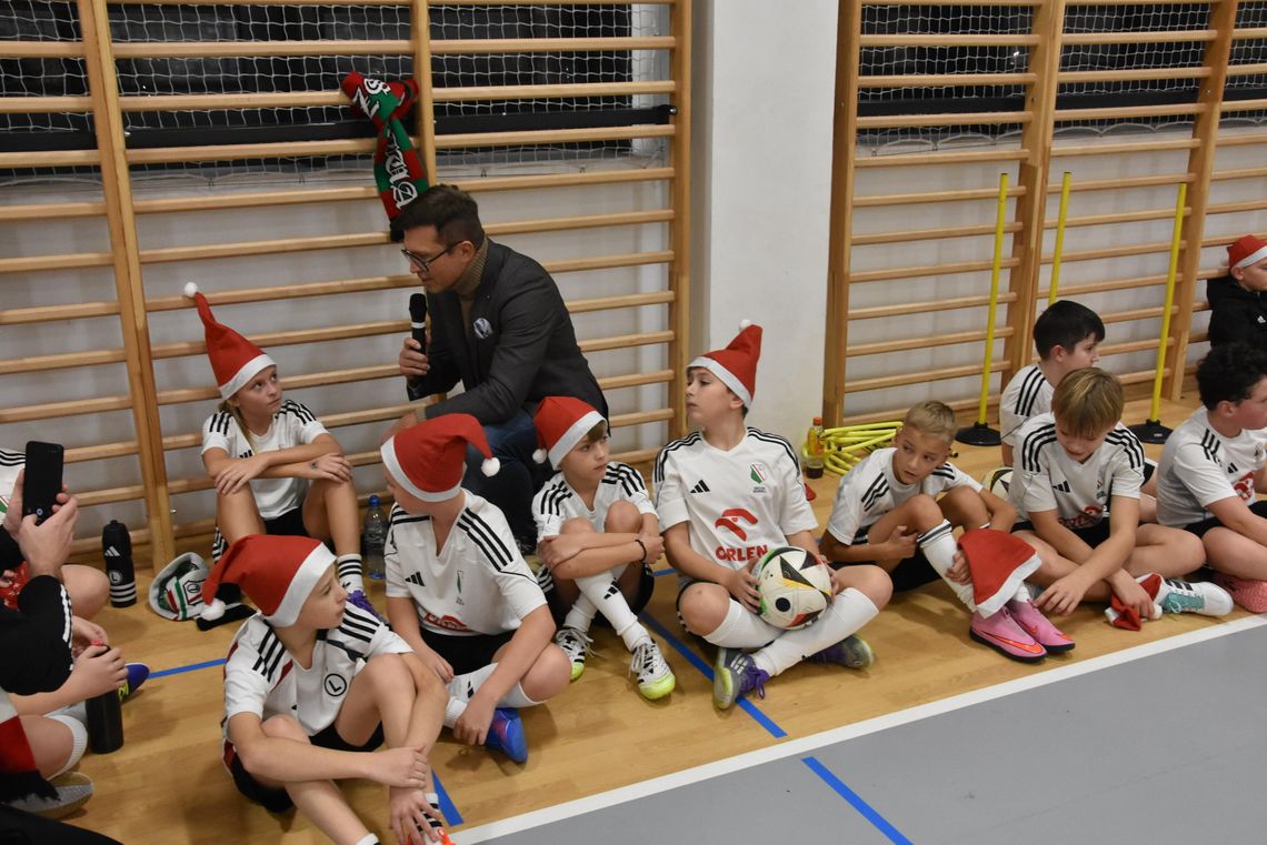 Mikołajki Legii Soccer School Płońsk pełne prezentów piłkarskich Mikołajki Legii Soccer School Płońsk pełne prezentów piłkarskich