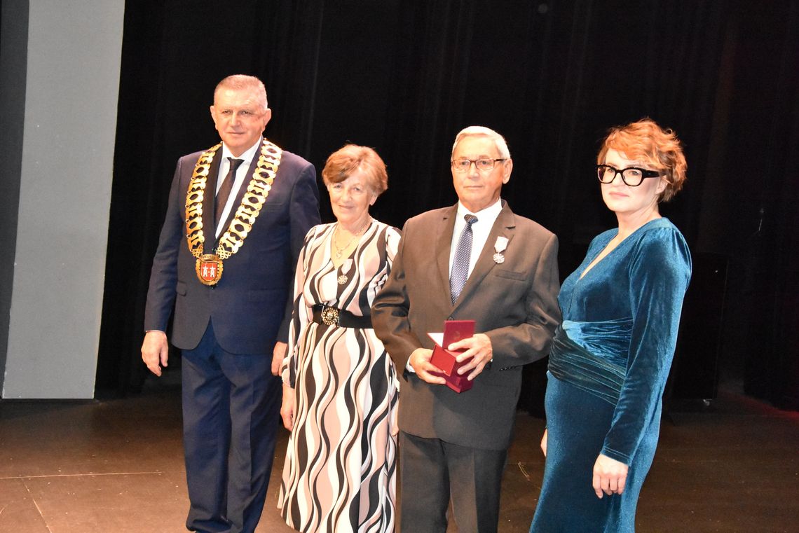 Miłość, która się nie kończy. Uroczystość Diamentowych i Złotych Godów w Płońsku