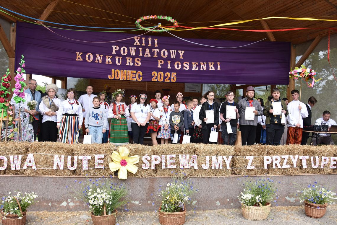 Na ludową nutę, zaśpiewali z przytupem. Kolejna edycja konkursu w Jońcu