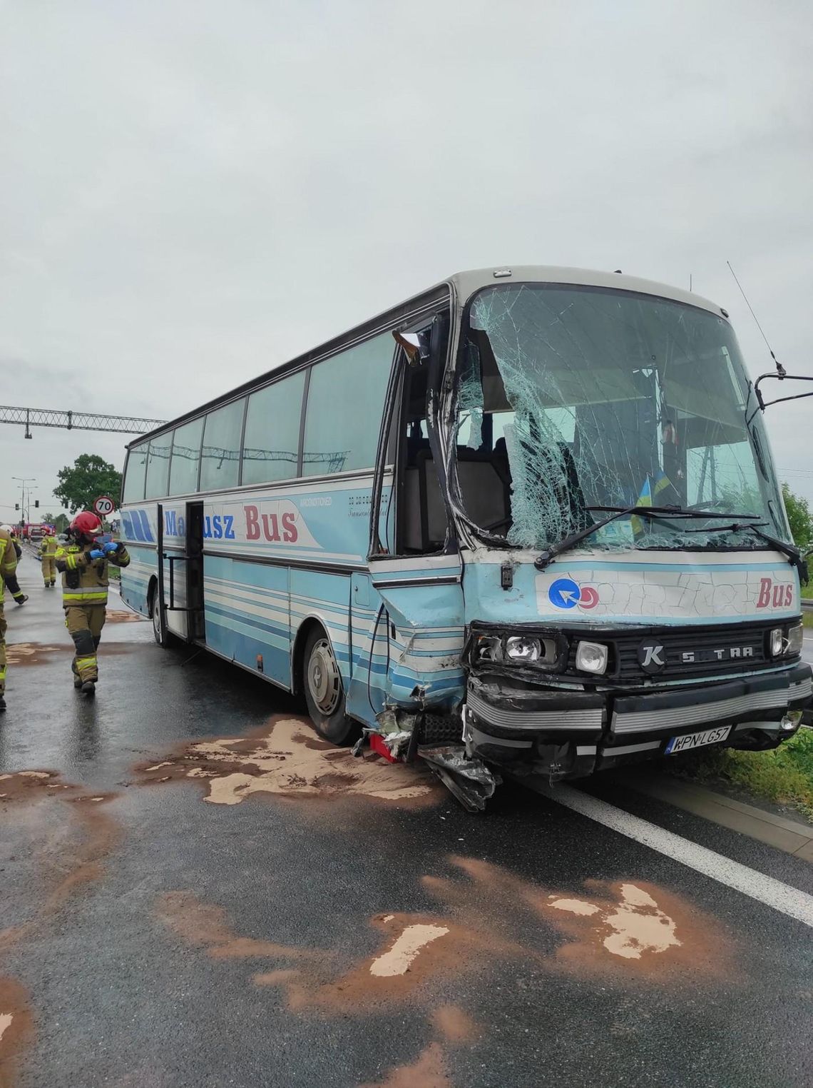 Na 'siódemce' autobus zderzył się z busem