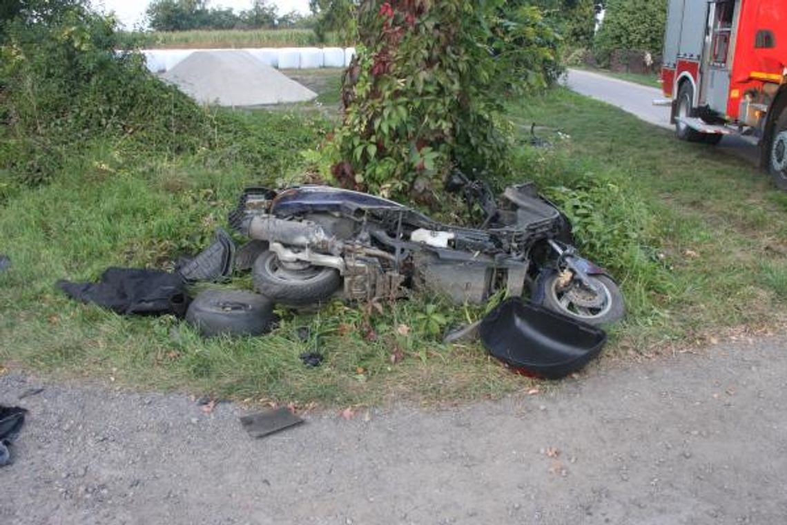 Na skrzyżowaniu w Sosenkowie osobówka zderzyła się z motorowerem 