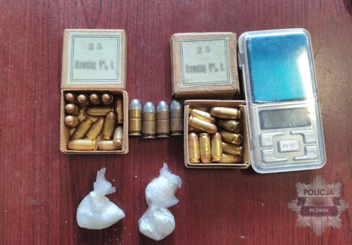 Narkotyki i amunicja ujawnione podczas policyjnej kontroli w Płońsku Narkotyki i amunicja ujawnione podczas policyjnej kontroli w Płońsku
