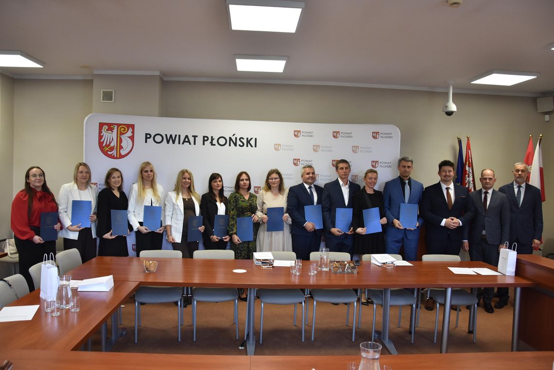 Nauczyciele odebrali akty mianowania