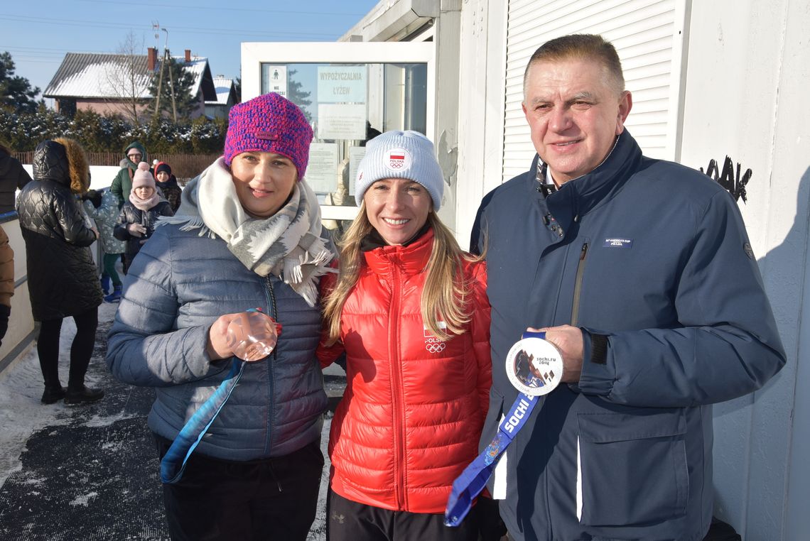 Nauka jazdy na łyżwach z polską medalistką olimpijską Luizą Złotkowską w Płońsku