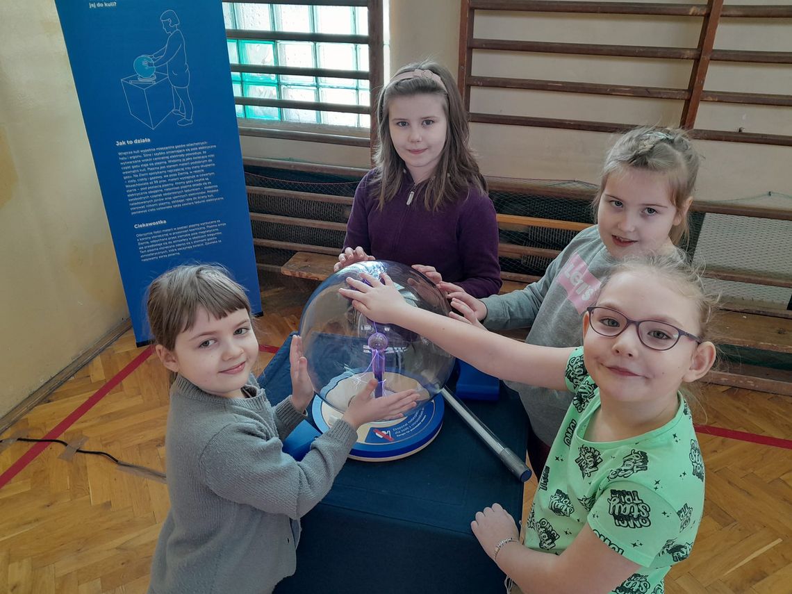 Naukobus czyli mobilne laboratorium z Centrum Nauki Kopernik w Ciechanowie