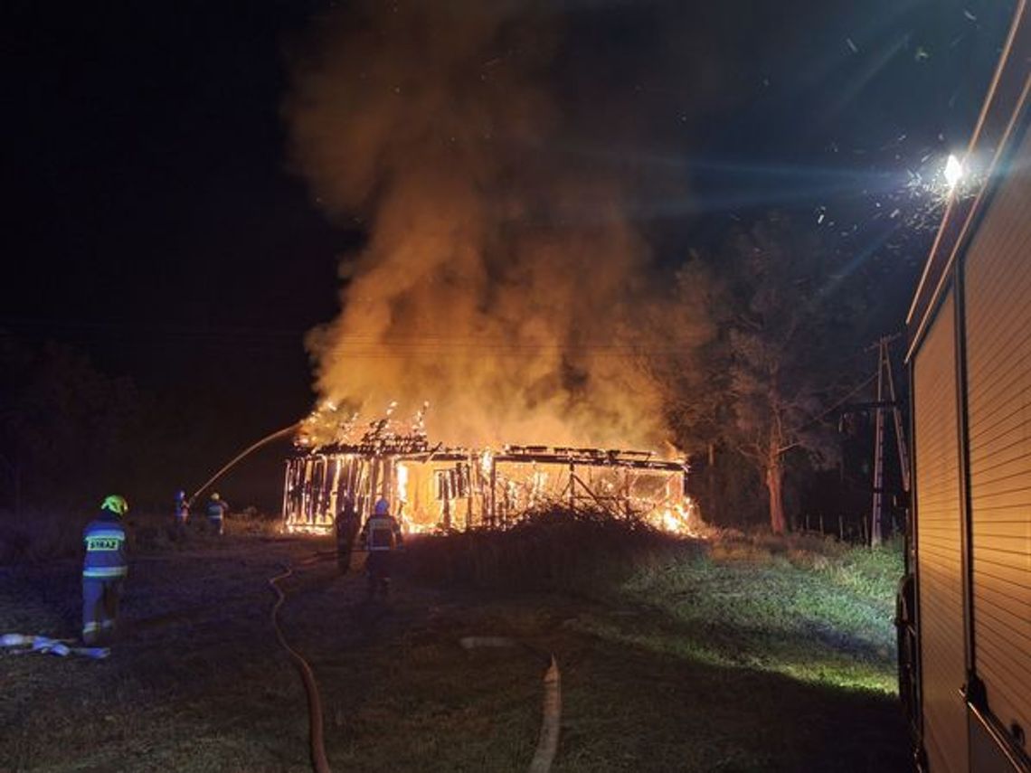 Nocna akcja strażaków. Paliła się stodoła pod Nasielskiem