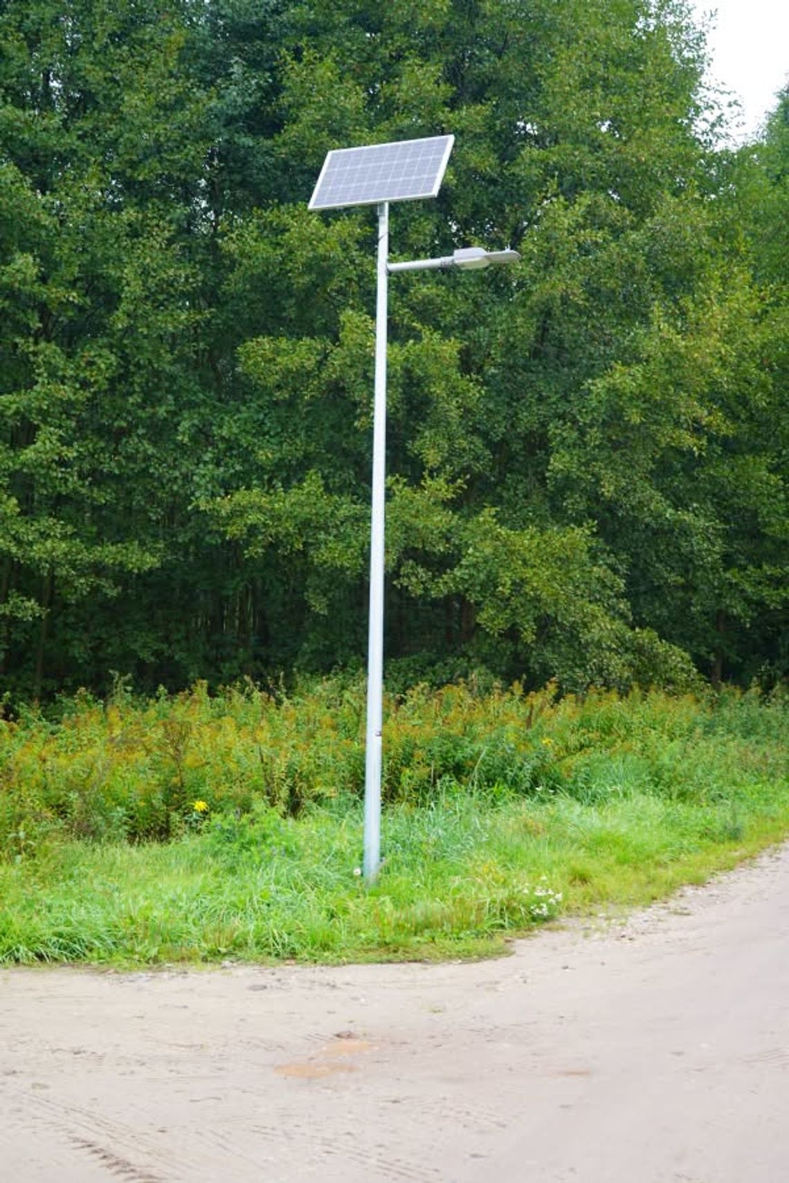 Nowe lampy solarne w czterech sołectwach gminy Czerwińsk Nowe lampy solarne w czterech sołectwach gminy Czerwińsk