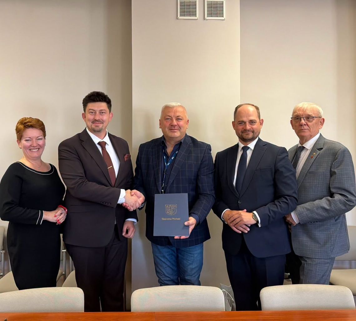 Nowy mikrobus dla SOSW w Jońcu. Powiat Płoński pozyskał dofinansowanie z PFRON
