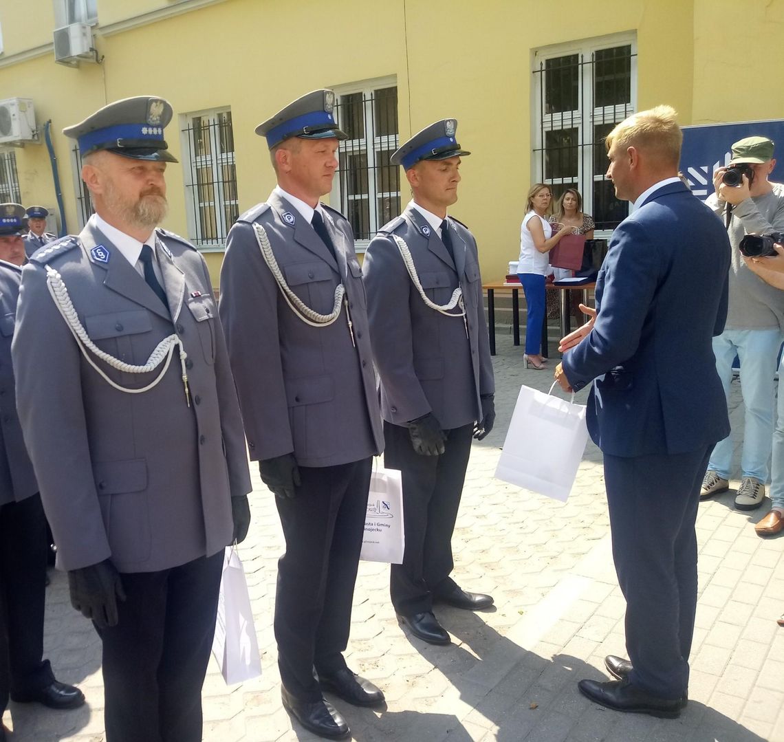 Obchody Święta Policji w Ciechanowie. Awanse, odznaczenia i przede wszystkim podziękowania