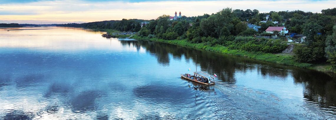 Obóz w Nieszawie i rejsy po Wiśle 