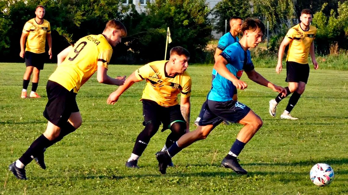 Od 10 w sobotę do 17 w niedzielę - pięć meczów (w tym derby) na naszych boiskach