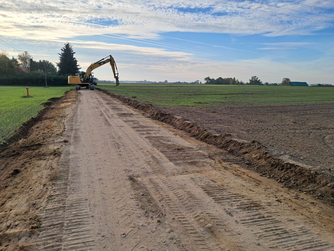 Pięć odcinków dróg remontowanych w Gminie Naruszewo