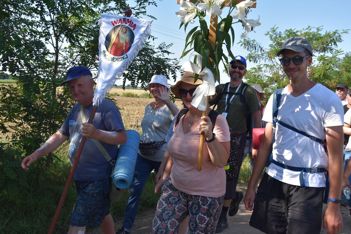 Pielgrzymi z Warmii przeszli drogami powiatu płońskiego