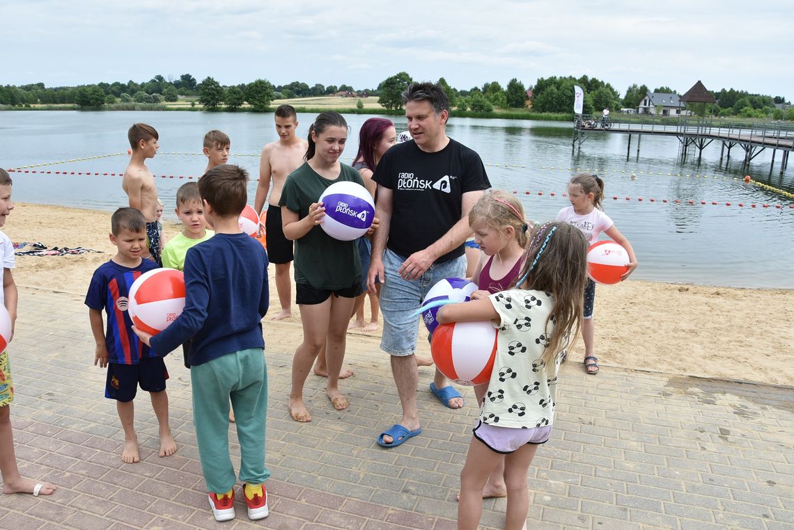 Pierwsza kąpiel w Nowym Mieście pełna prezentów od Radia Płońsk