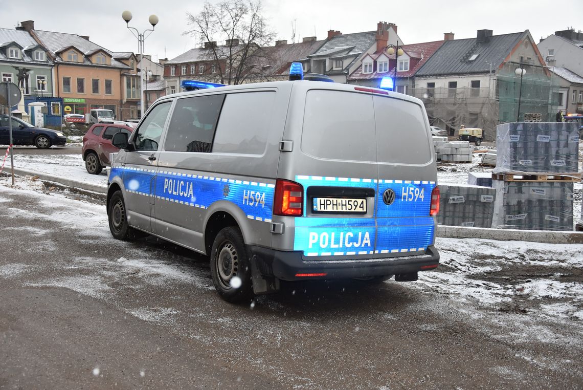 Płońscy policjanci uratowali schorowaną starszą kobietę i mężczyznę po udarze