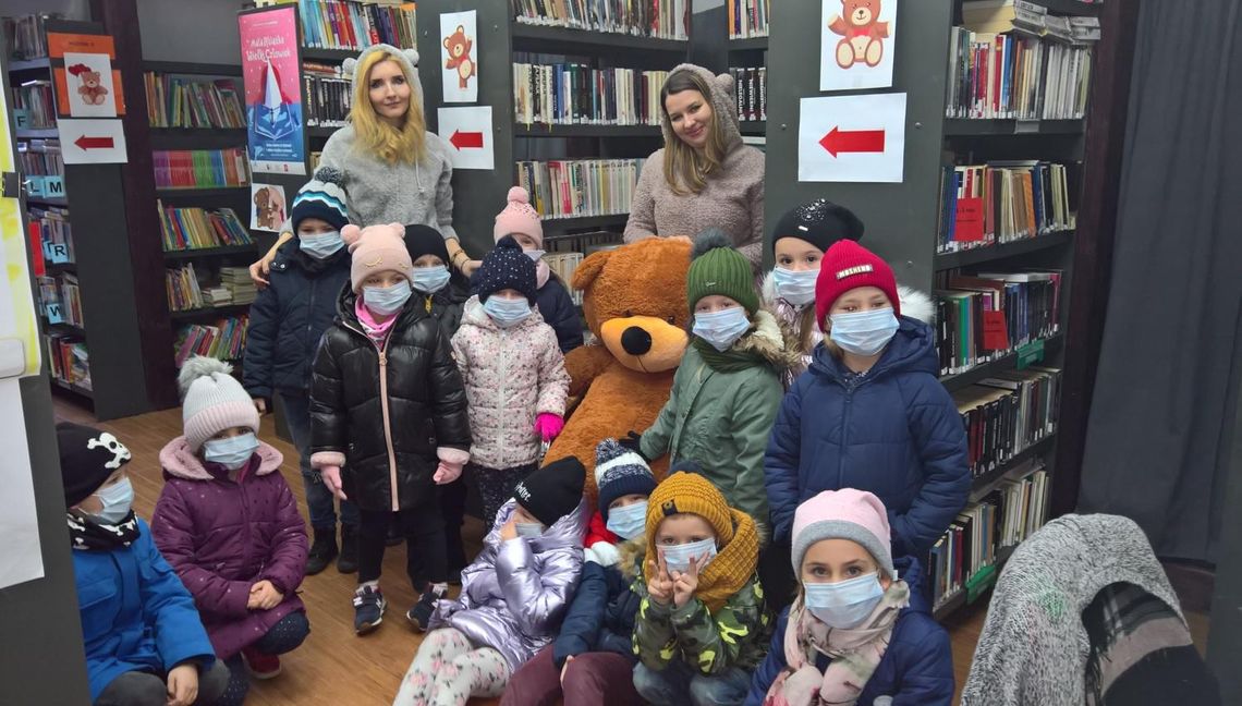 Pluszowe misie w raciąskiej bibliotece 