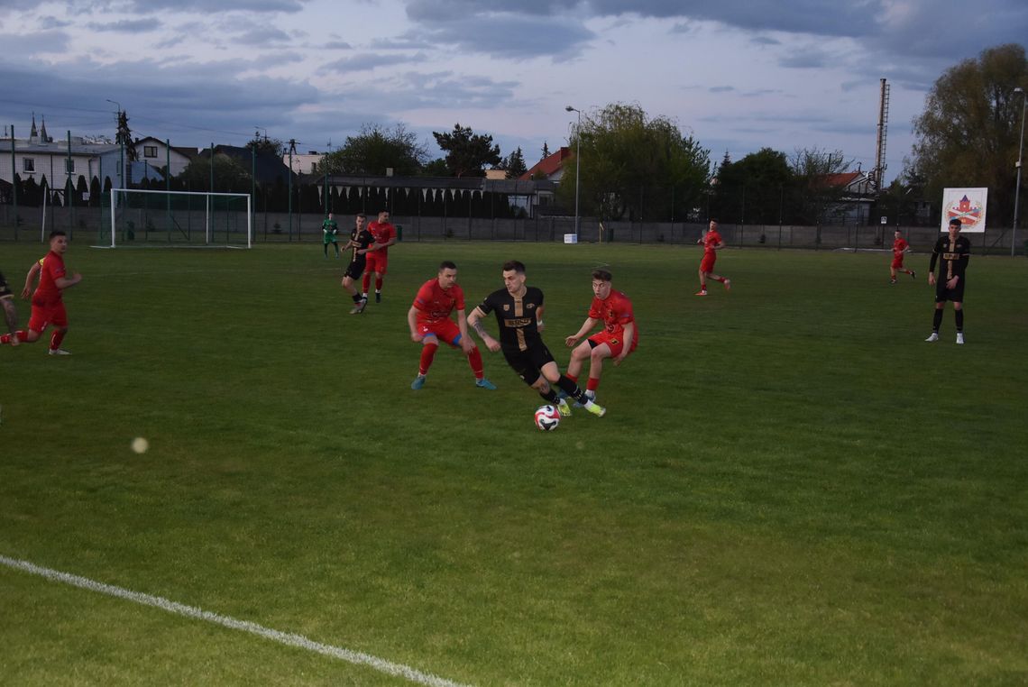 Porażka z Kasztelanem. Klątwa stadionu w Raciążu wisi nad Płońską Akademią Futbolu