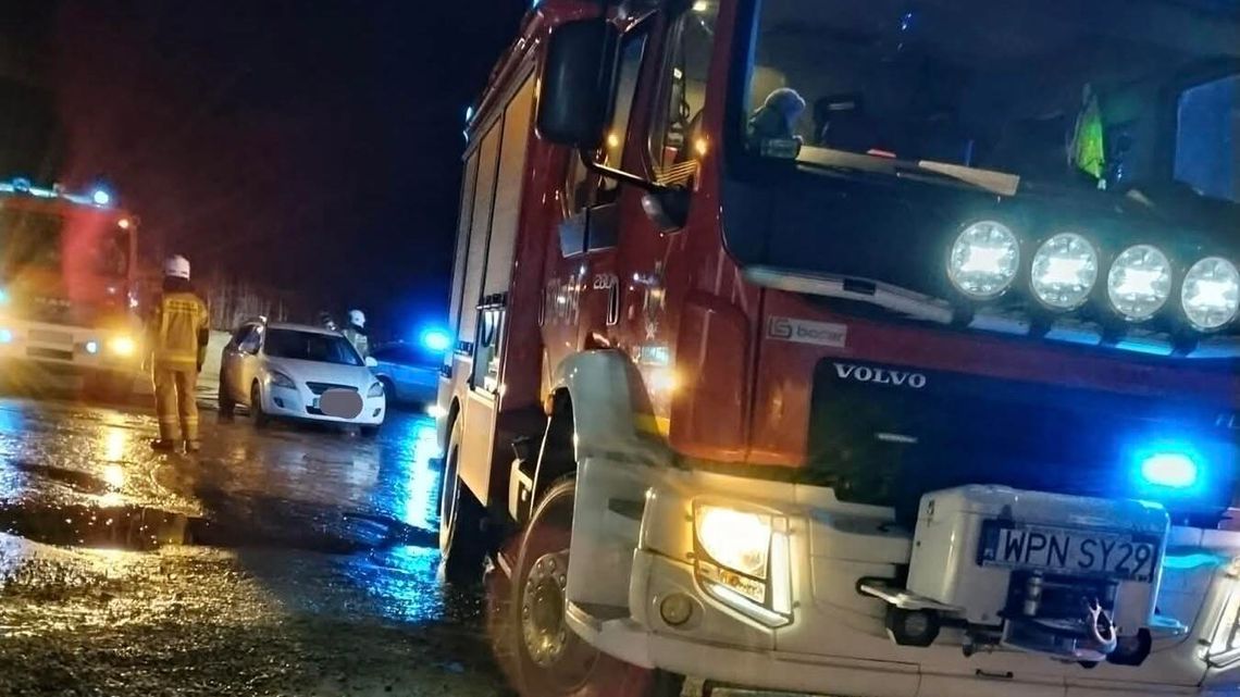 Poważny wypadek przy pracy w Skarboszewie. 29-latek trafił do szpitala Poważny wypadek przy pracy w Skarboszewie. 29-latek trafił do szpitala