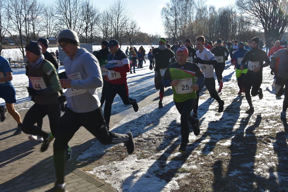 Powstańcze naczynia połączone. Pamięć o bohaterach i pomoc charytatywna
