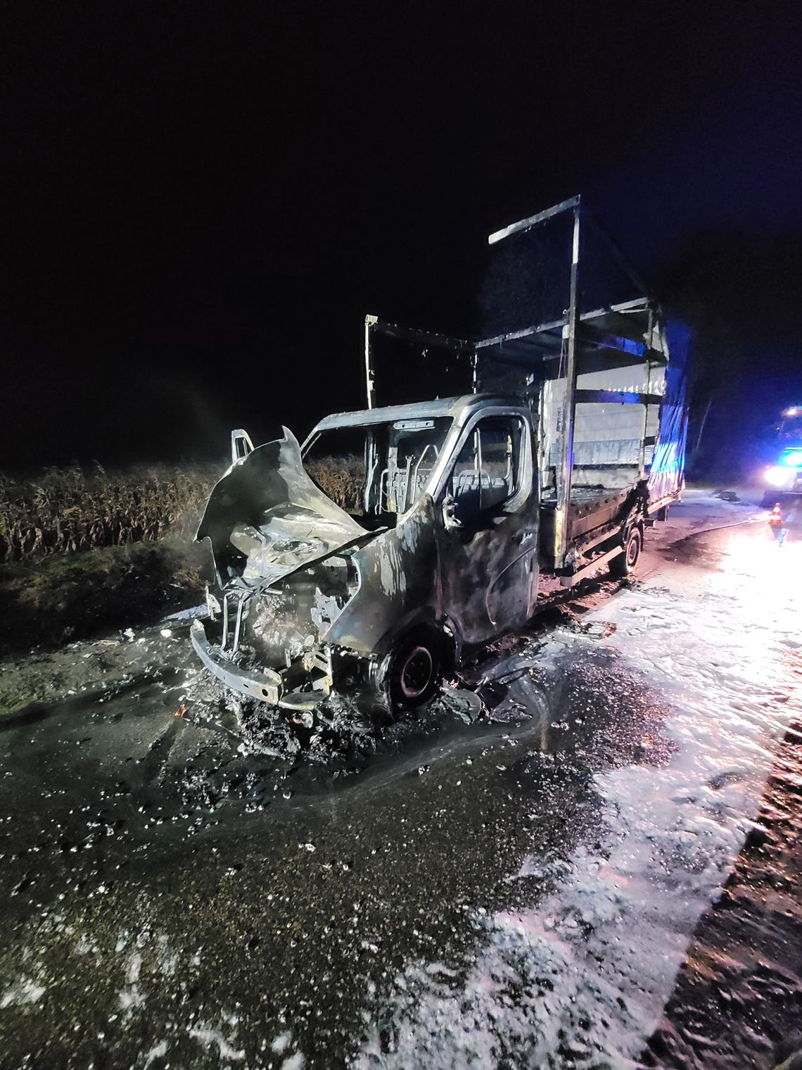 Pożar dostawczego opla w Drochowie