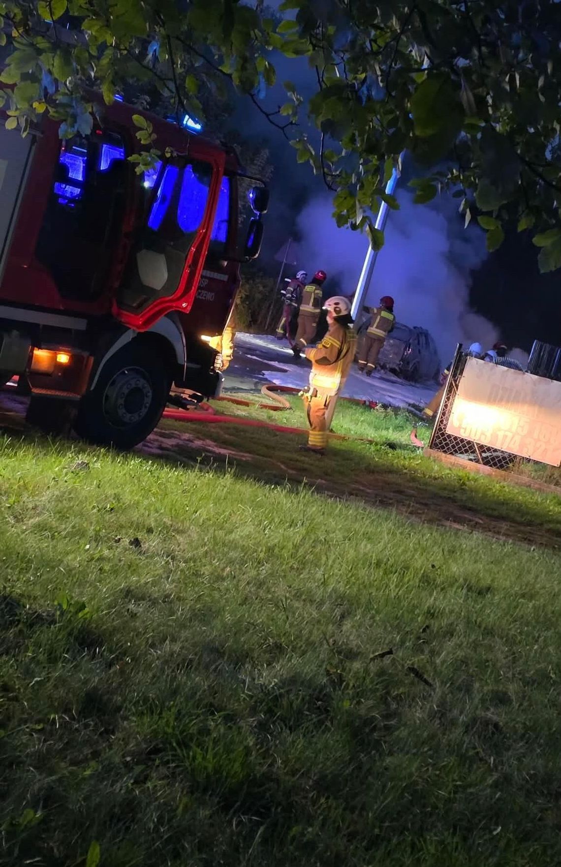 Pożar samochodu osobowego w Załuskach Pożar samochodu osobowego w Załuskach