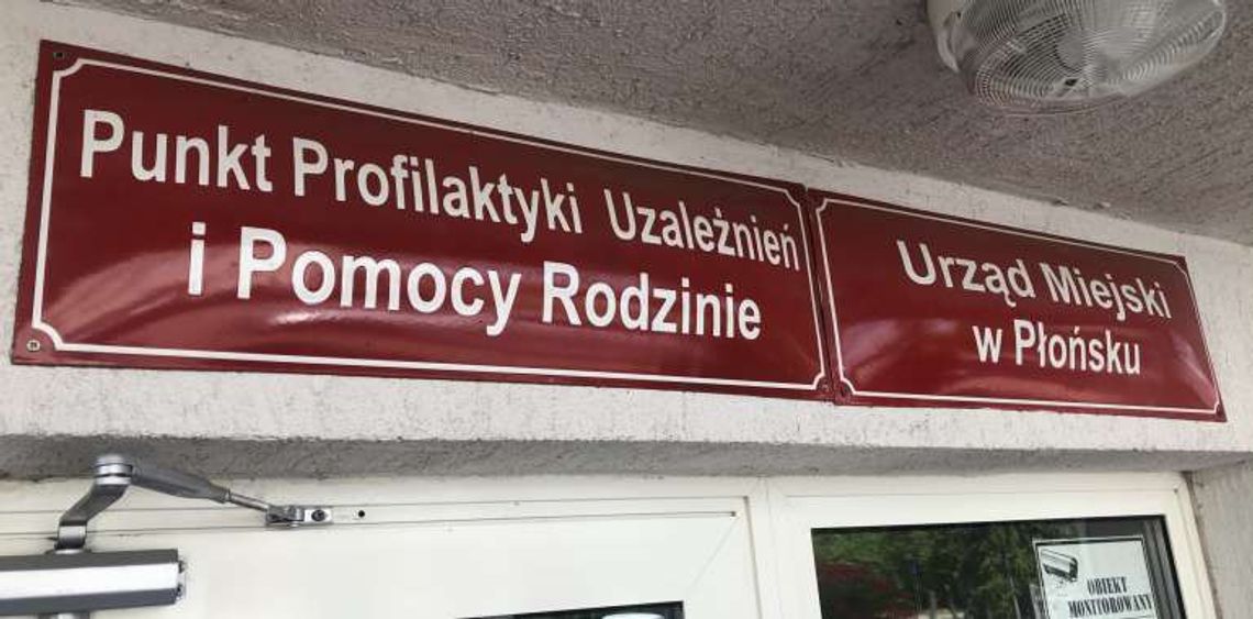 Punkt Profilaktyki Uzależnień i Pomocy Rodzinie analizuje wyniki badania dotyczącego uzależnień płońszczan. Część z nich jest zatrważająca...