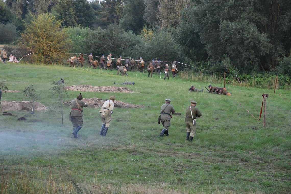 Rekonstrukcja historyczna w Borkowie dla młodych pokoleń i ku pamięci bohaterów