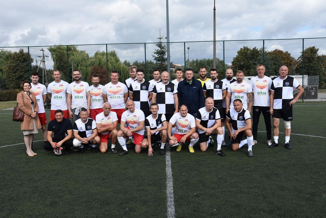 Remis w meczu policjantów z pracownikami urzędu miejskiego