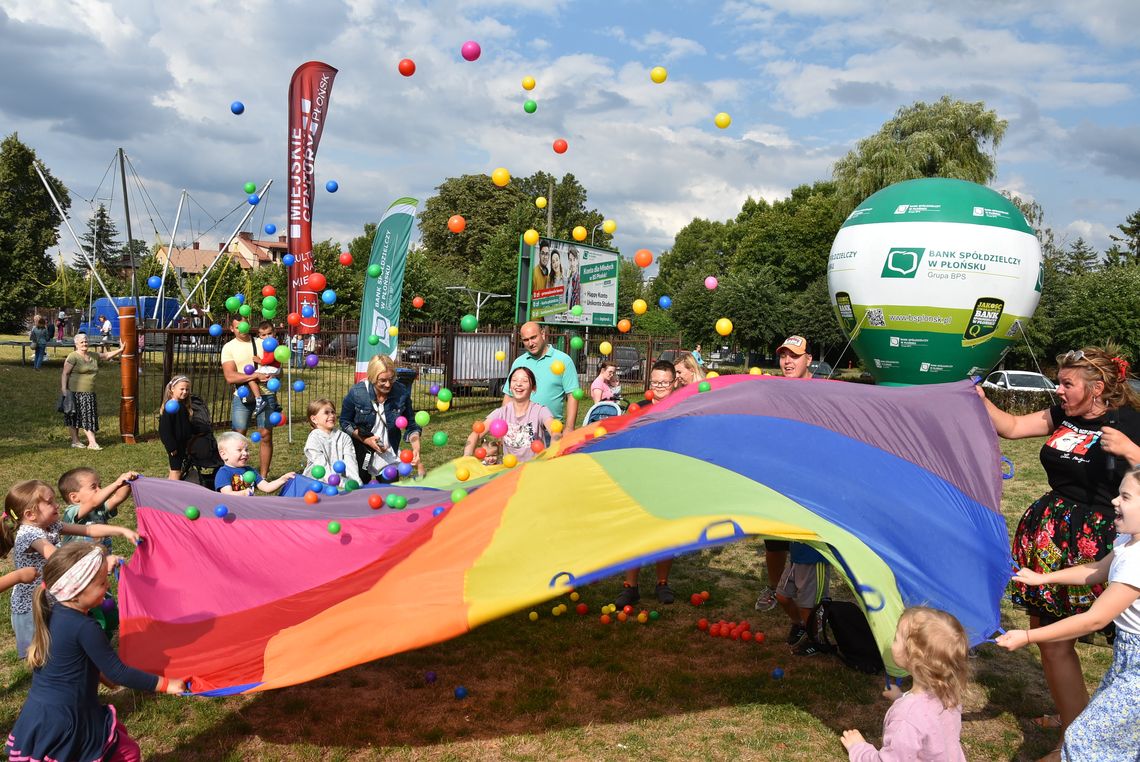 Rodzinny piknik w Płońsku pełen uśmiechów dzieci i dorosłych