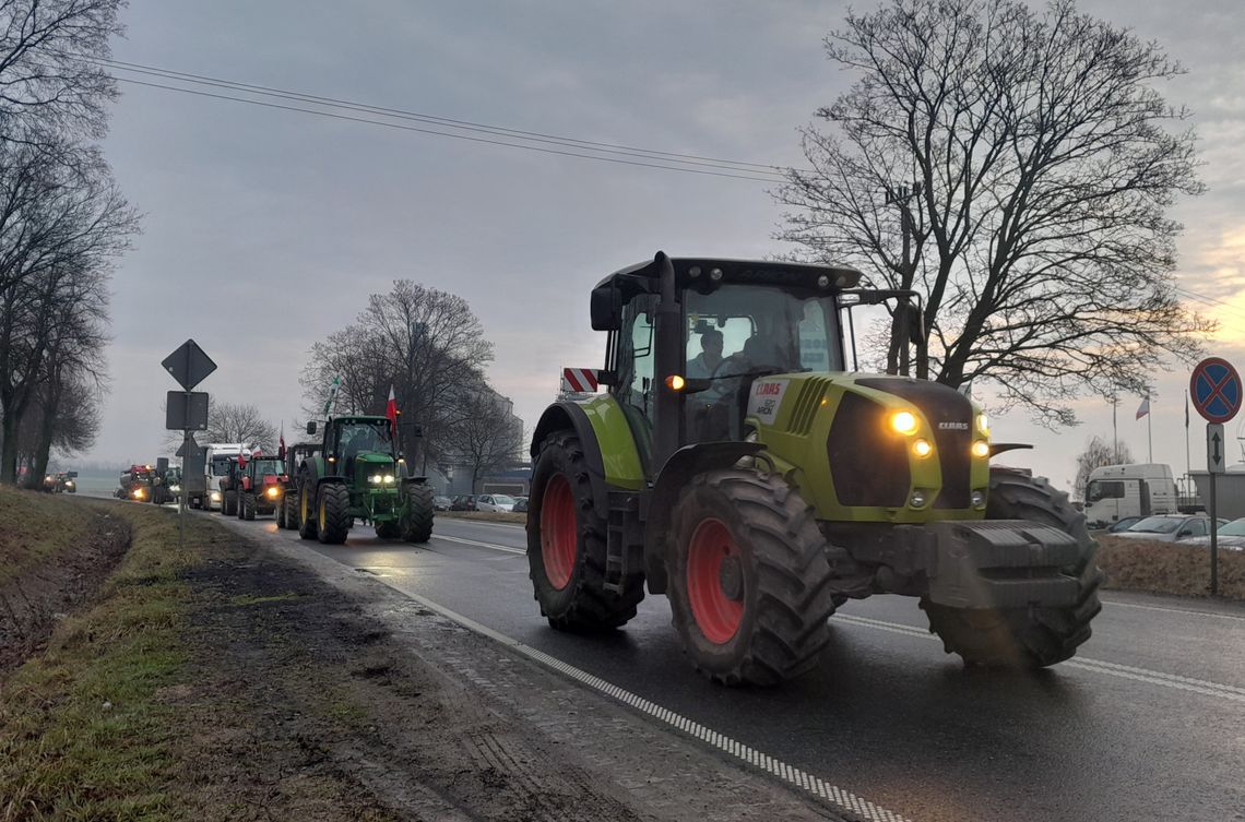 Kolejny protest rolników pod Ciechanowem. Przyjechali z 4 powiatów