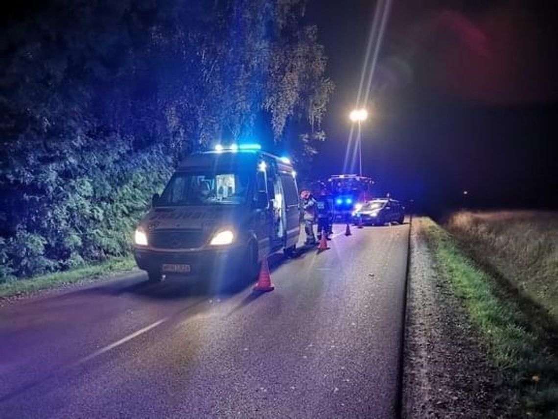 Rowerzystka w szpitalu po potrąceniu przez osobówkę. Kobieta nie miała na sobie odblasków.