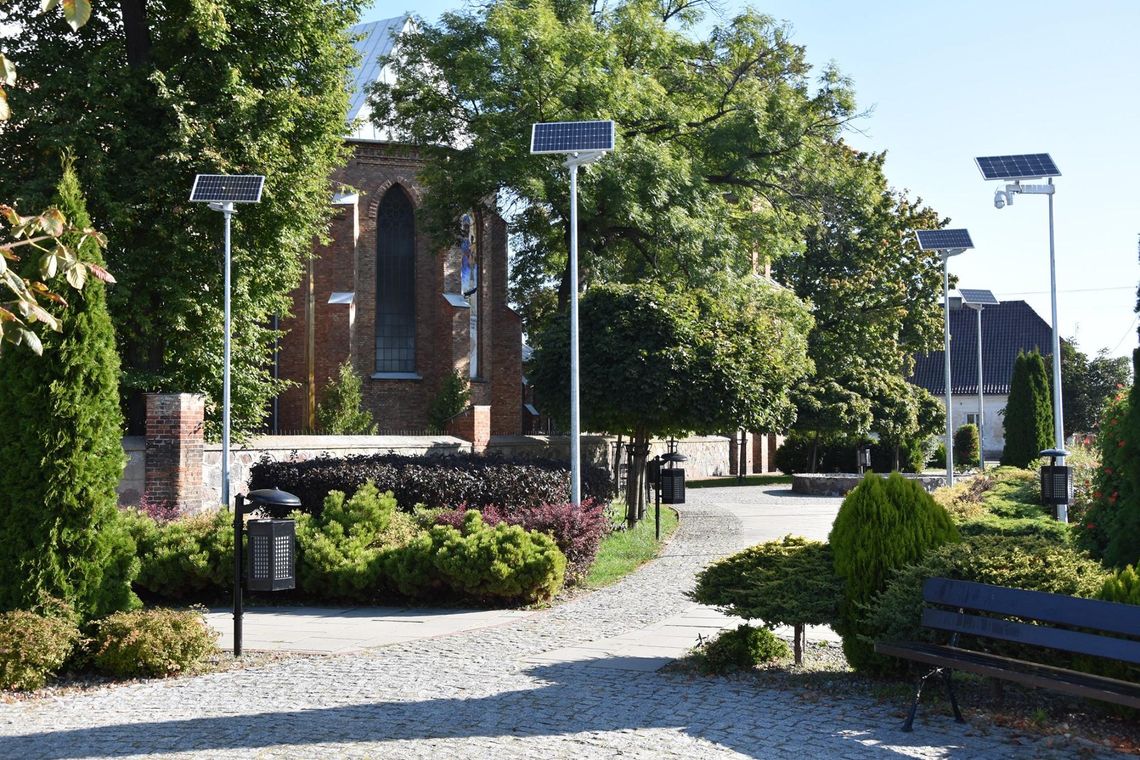 Rynek w Sochocinie zyskał nowe lampy solarne i monitoring! 