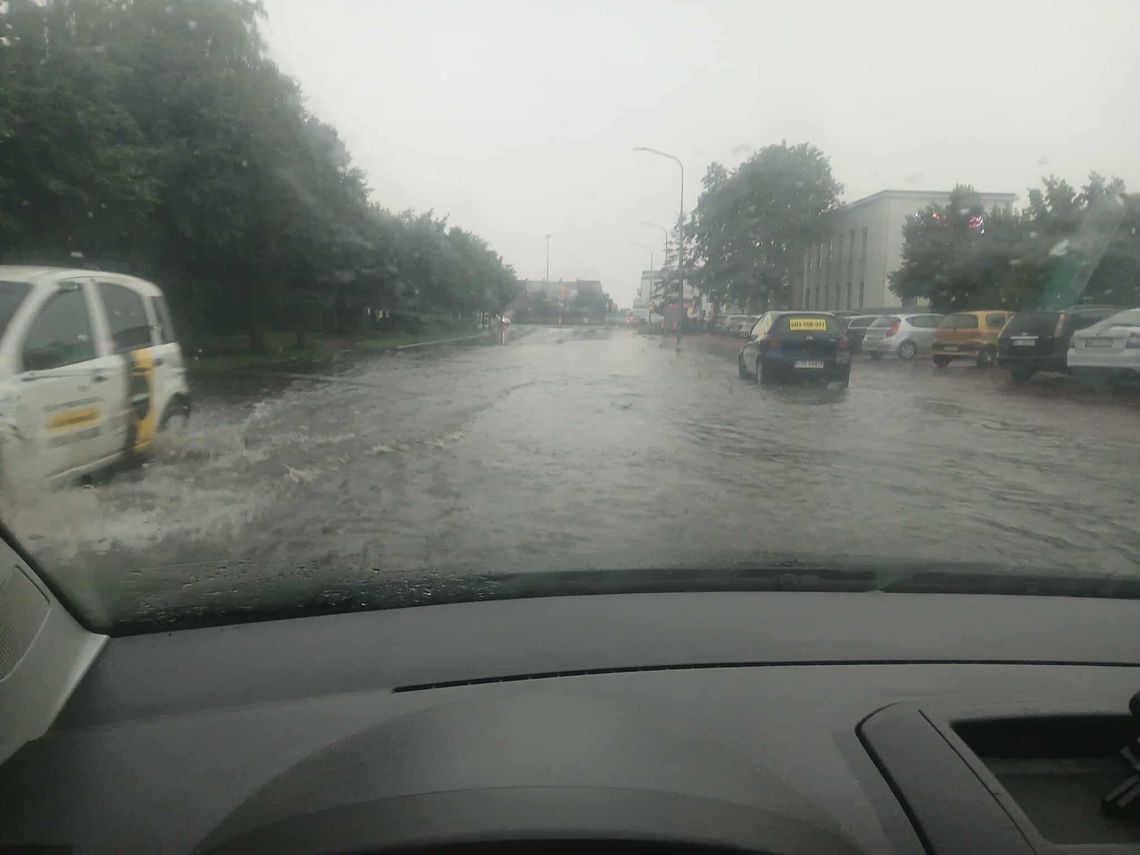 Samorządy reagują na podtopienia po opadach deszczu. Czy zmiany przyniosą efekt?