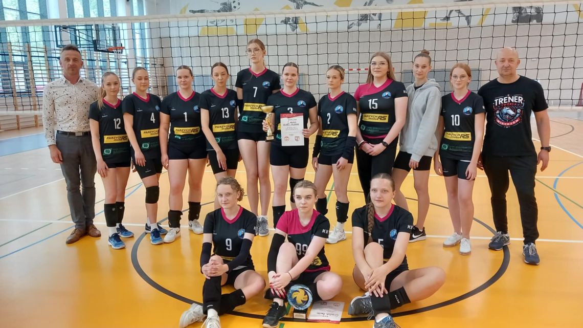 Siatkarskie mistrzostwo rejonu dla dziewczyn z ZS1 w Płońsku