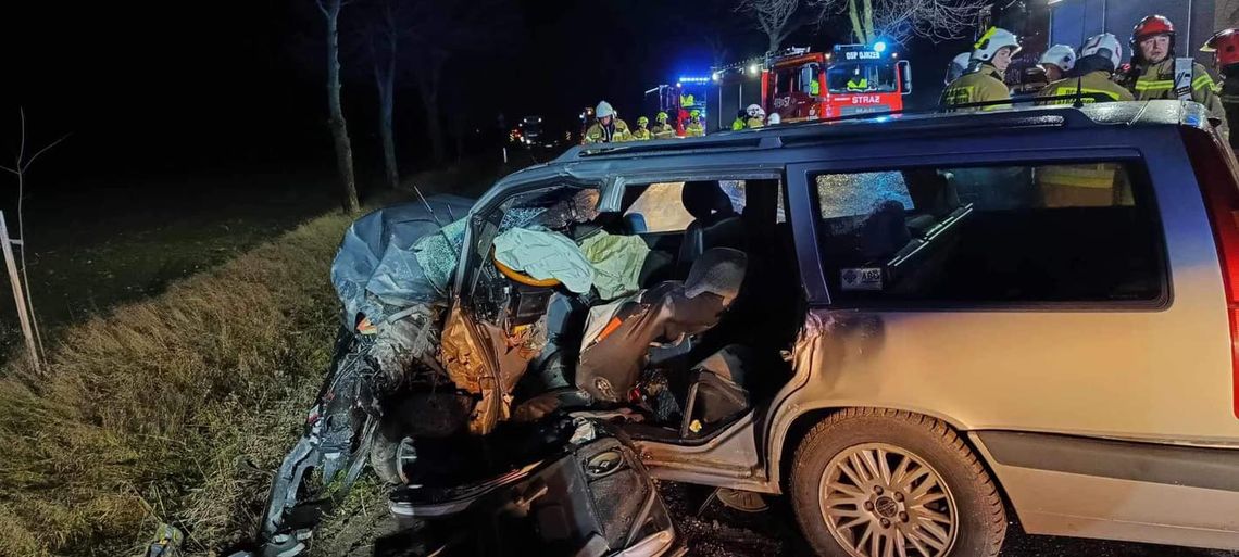 Śmiertelny wypadek na DK 50 w Skarżynku. Trzy osoby ranne, w tym dzieci, a jedna nie żyje