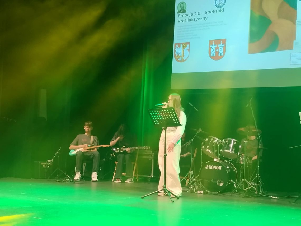 Spektakl Emocje 2:0 czyli młodzież z Zespołu Szkół nr 2 o walce z hejtem Spektakl Emocje 2:0 czyli młodzież z Zespołu Szkół nr 2 o walce z hejtem