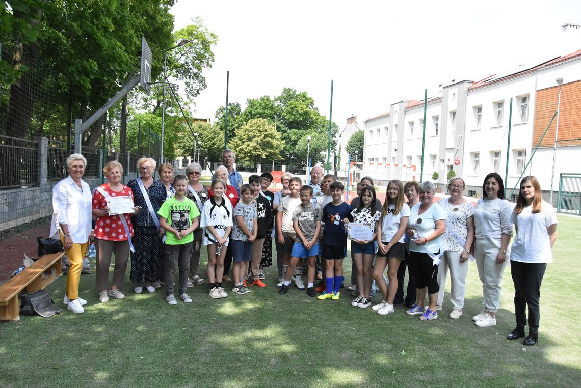 Sport łączy pokolenia. Spotkanie integracyjne w SP w Płońsku