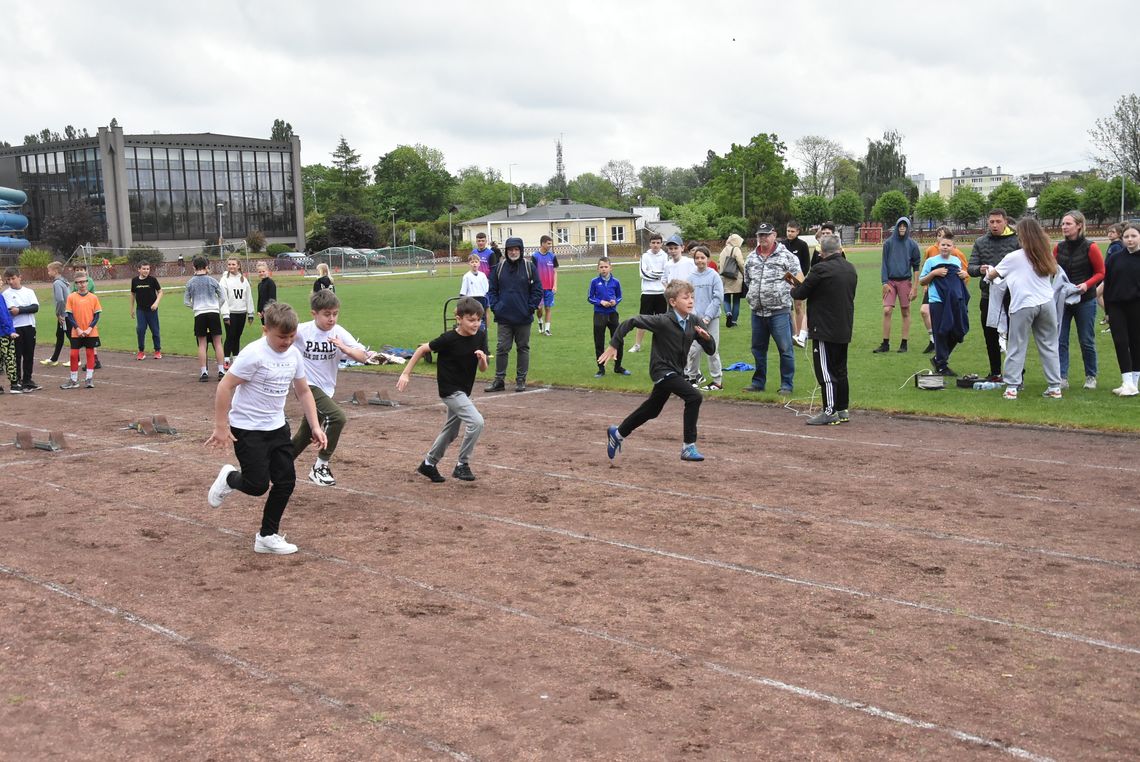 Sportowa, muzyczna i plastyczna integracja. Kolejna edycja Parafiady w Płońsku