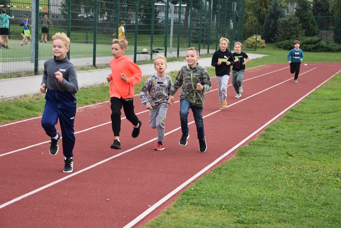 Sportowa rywalizacja uczniów płońskiej dwójki Sportowa rywalizacja uczniów płońskiej dwójki