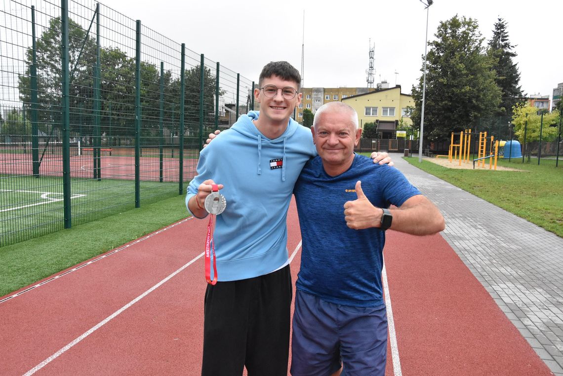 Srebrny Kacper. Złoto przegrał włos