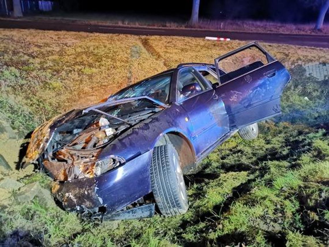 Stracił panowanie nad pojazdem i wjechał do rowu Stracił panowanie nad pojazdem i wjechał do rowu