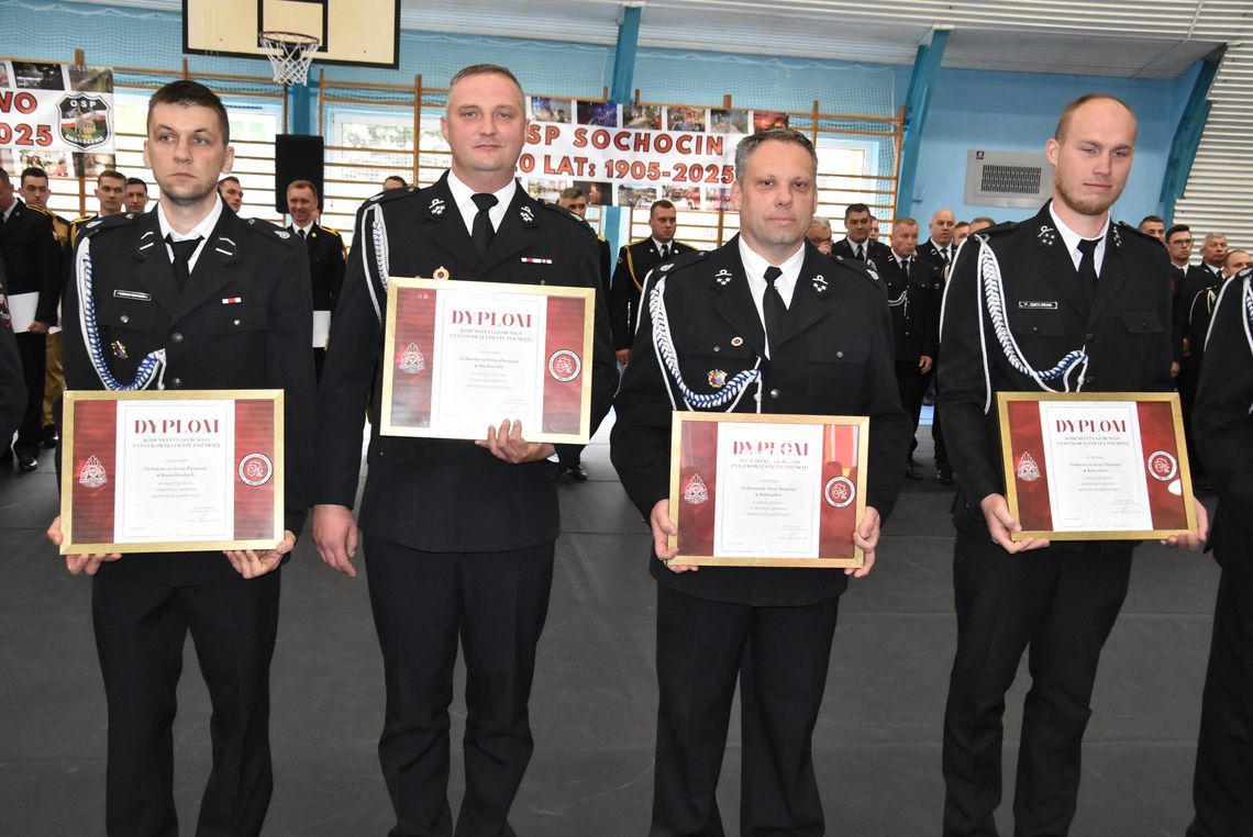 Strażackie jubileusze podczas powiatowych obchodów Dnia Strażaka Strażackie jubileusze podczas powiatowych obchodów Dnia Strażaka