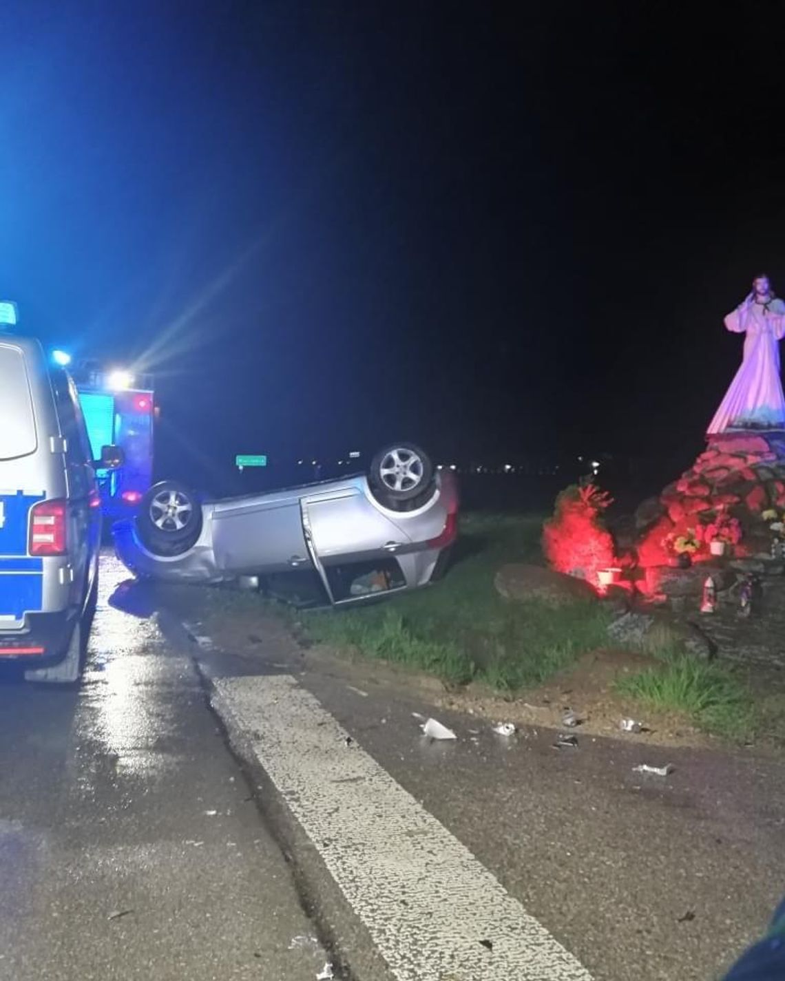 Suzuki dachowało, pasażerka przewieziona do szpitala. Na szczęście to nic poważnego